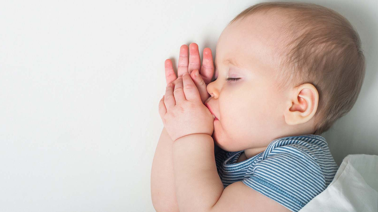 beyaz gürültü ile bebek uykusu